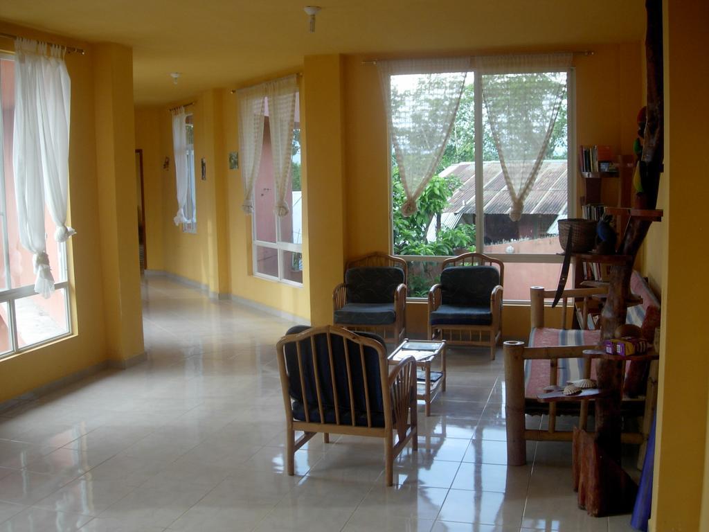 Hostal Tena Naui Kültér fotó