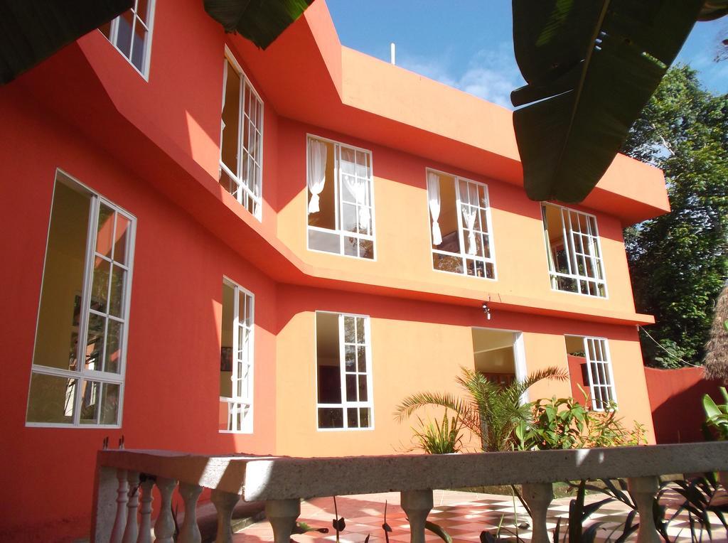 Hostal Tena Naui Kültér fotó