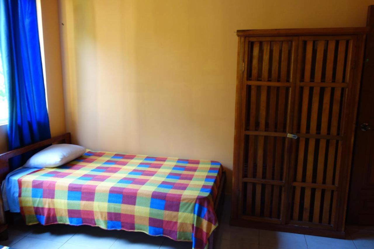 Hostal Tena Naui Kültér fotó