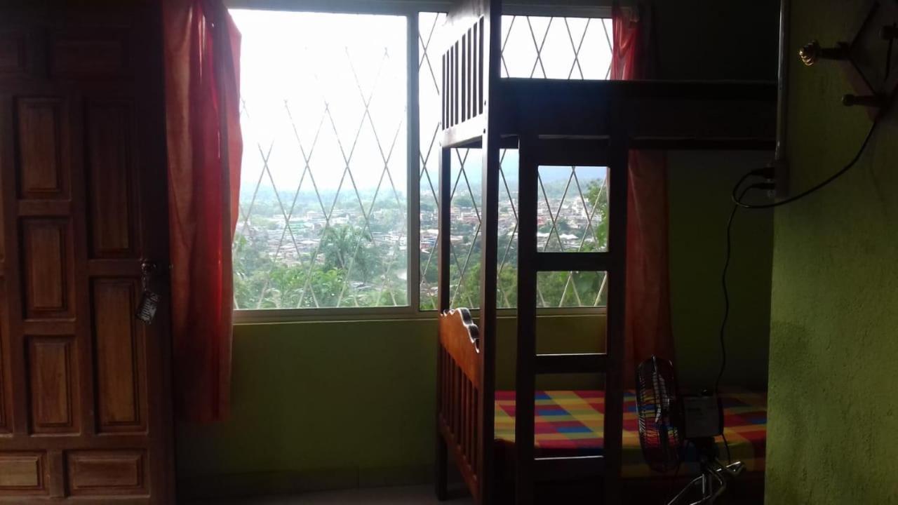 Hostal Tena Naui Kültér fotó